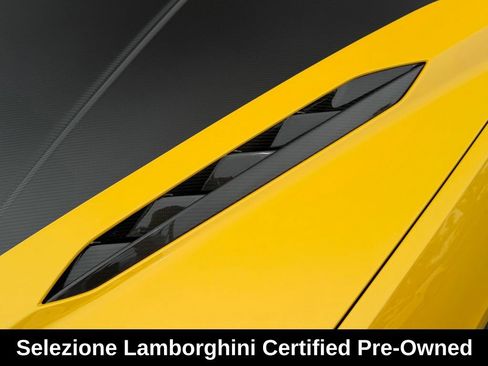 Used 2023 Lamborghini Urus Performante AWD/4WD image 11