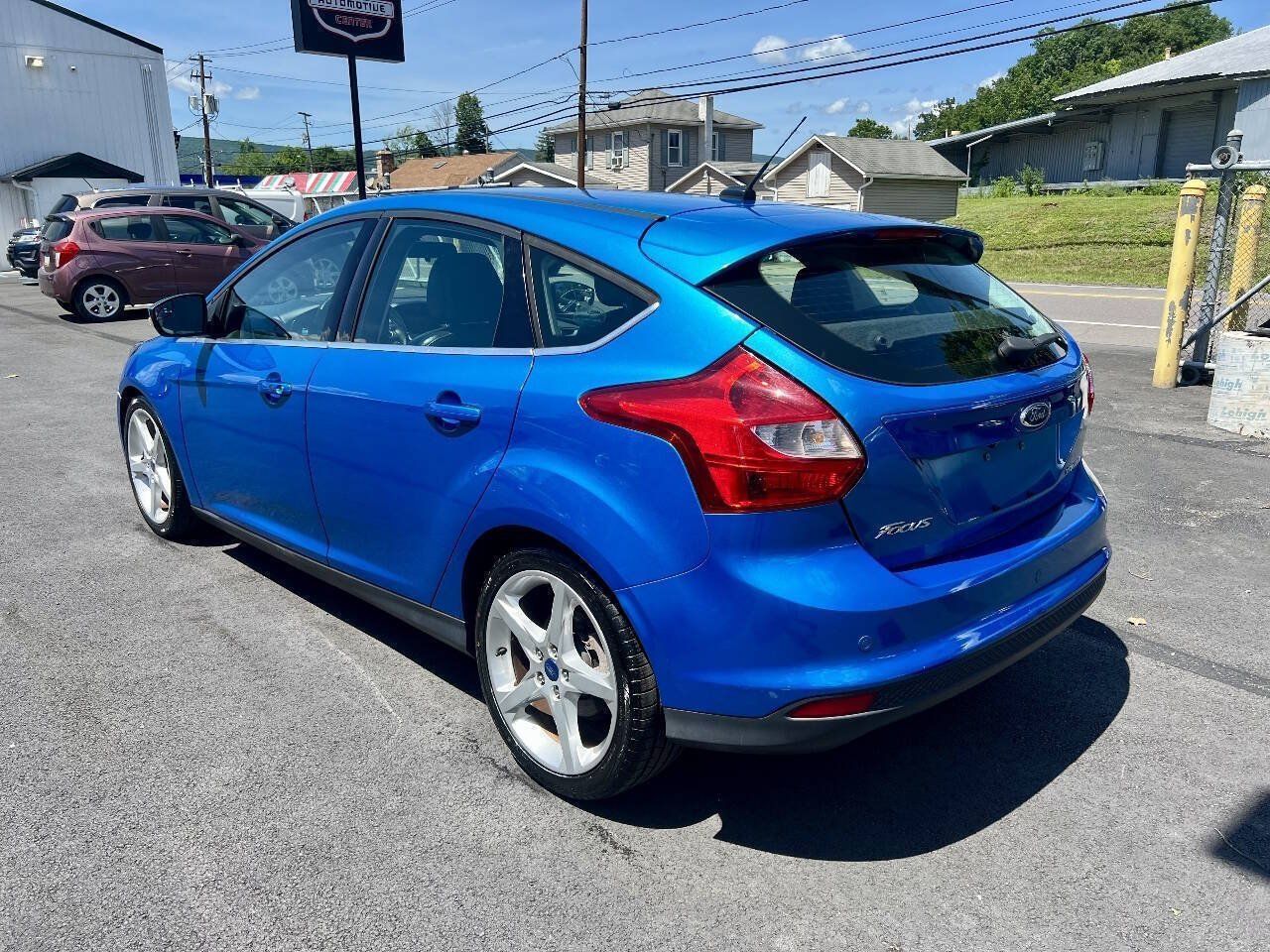 Used 2014 Ford Focus Titanium FWD image 3