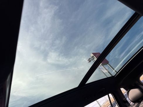 Used 2019 Volkswagen Tiguan SE image 20