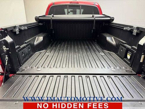 Used 2016 Toyota Tacoma TRD Sport image 11