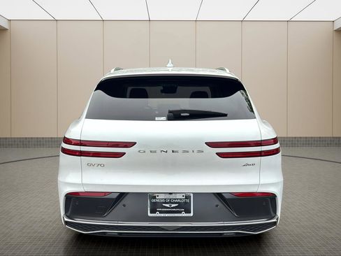 Certified 2026 Genesis GV70 2.5T AWD/4WD image 4
