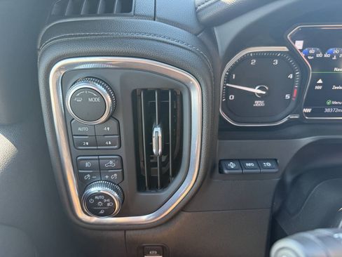 Used 2022 GMC Sierra 2500 Denali w/ Denali Ultimate Package AWD/4WD image 19