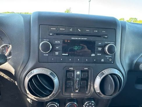 Used 2016 Jeep Wrangler Unlimited Sport w/ Quick Order Package 23S AWD/4WD image 22