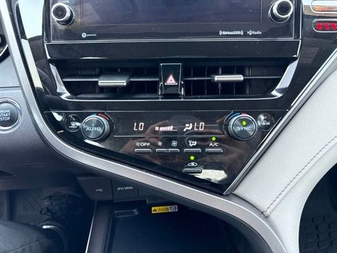 Certified 2022 Toyota Camry SE w/ Cold Weather Package FWD image 29