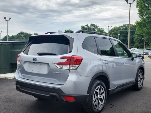 Used 2023 Subaru Forester Premium AWD/4WD image 5