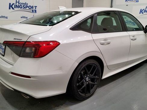 Used 2024 Honda Civic Sport image 3