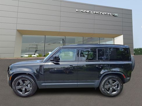 Used 2025 Land Rover Defender 110 S AWD/4WD image 6