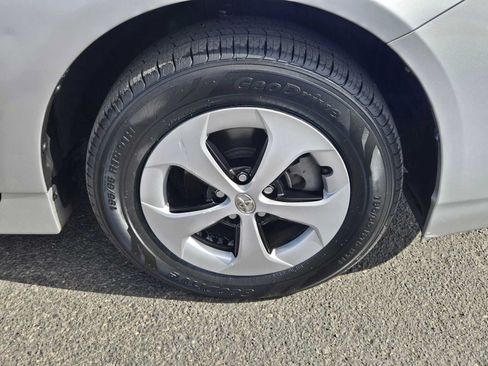 Used 2012 Toyota Prius Three FWD image 10