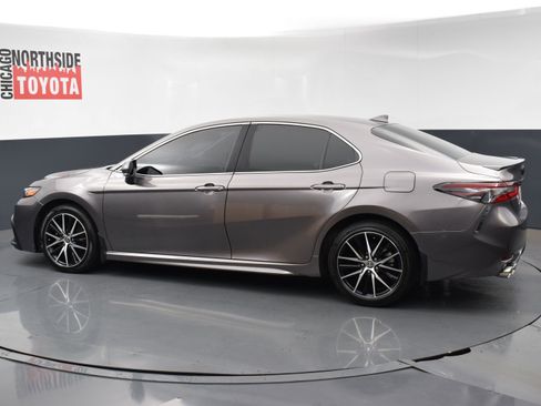 Used 2024 Toyota Camry SE image 2