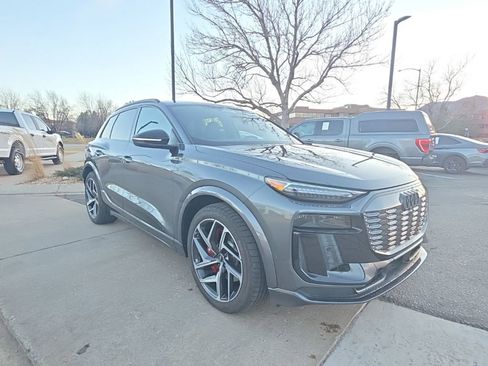 Used 2025 Audi SQ6 e-tron Prestige w/ 21" Black Optic Wheel Package image 7