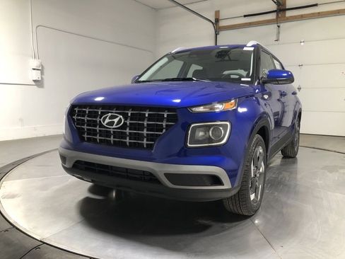 New 2026 Hyundai Venue SEL image 3