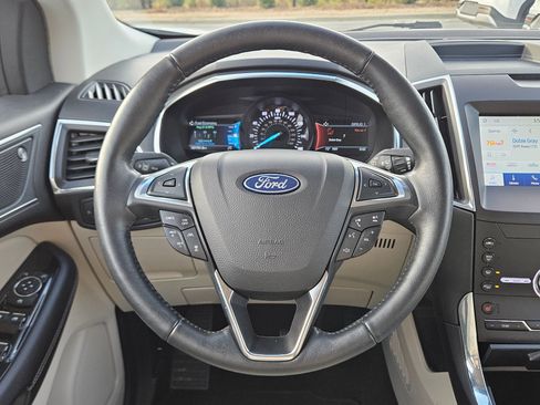 Used 2020 Ford Edge Titanium image 15
