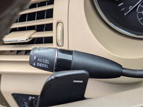 Used 2010 Mercedes-Benz R 350 4MATIC image 19