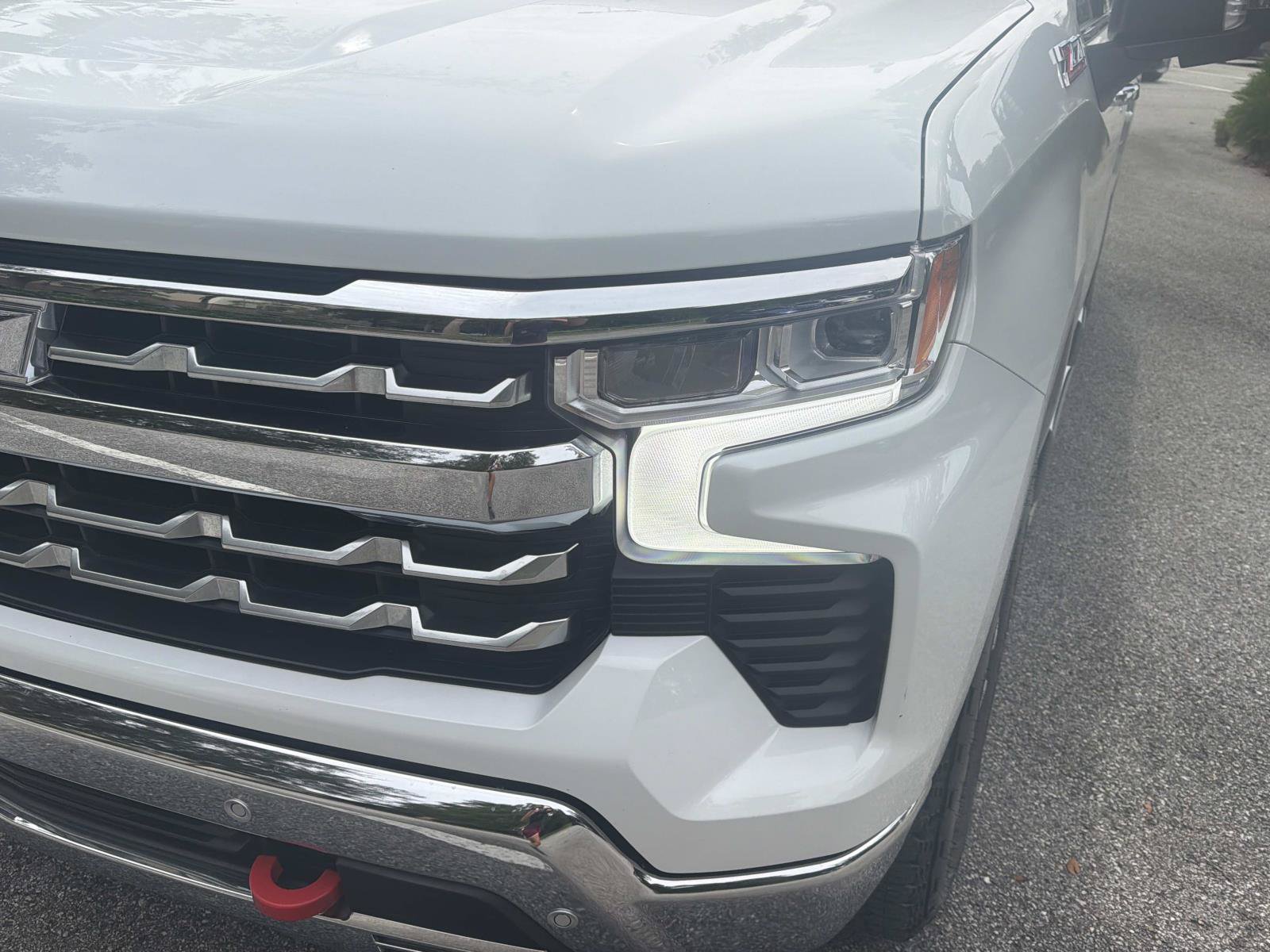 Used 2023 Chevrolet Silverado 1500 LTZ w/ LTZ Premium Package AWD/4WD image 9