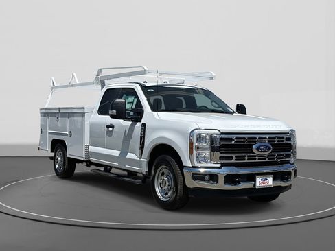New 2025 Ford F350 XL w/ XL Chrome Package image 4