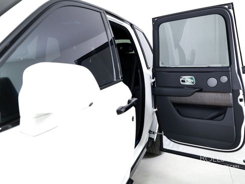 Used 2026 Rolls-Royce Cullinan AWD/4WD image 18