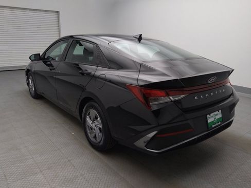 Used 2025 Hyundai Elantra SE FWD image 5