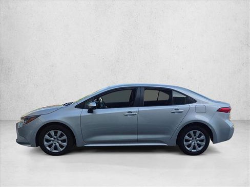 Used 2023 Toyota Corolla LE image 6
