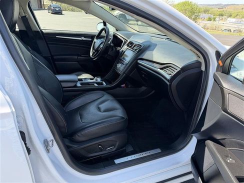 Used 2020 Ford Fusion Titanium AWD/4WD image 10