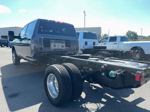 New 2026 RAM 3500 Tradesman w/ Chrome Appearance Group image 7