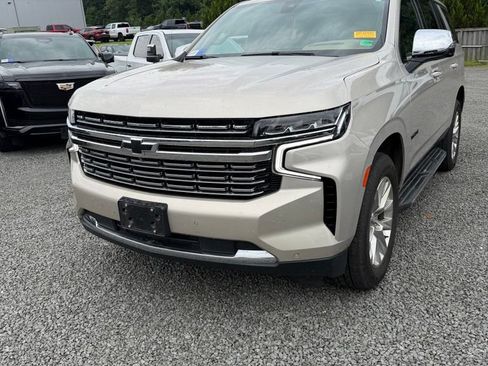 Used 2021 Chevrolet Tahoe Premier w/ Premium Package AWD/4WD image 3