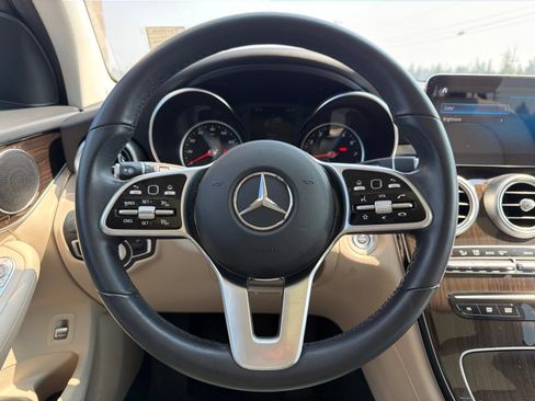 Used 2021 Mercedes-Benz GLC 300 4MATIC image 11