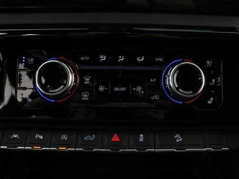 New 2026 GMC Sierra 1500 AT4 image 8