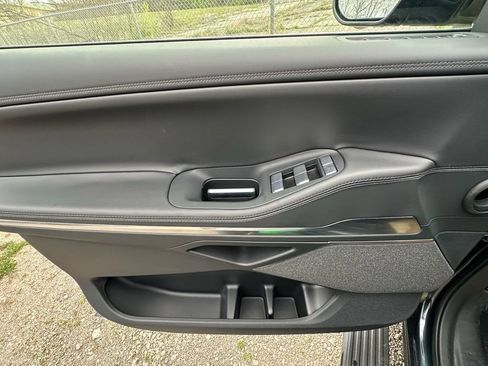 New 2025 Lincoln Navigator Reserve AWD/4WD image 19