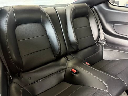 Used 2018 Ford Mustang GT Premium image 24