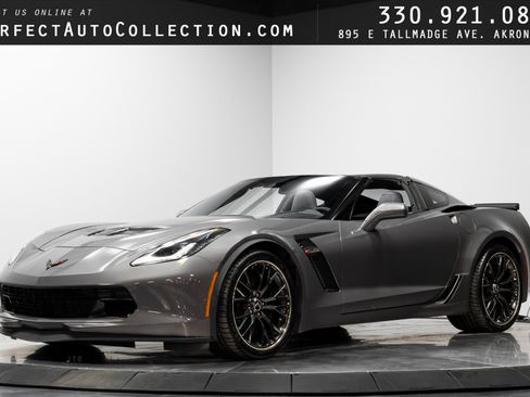 Used 2015 Chevrolet Corvette Z06 w/ 3LZ Preferred Equipment Group image 1