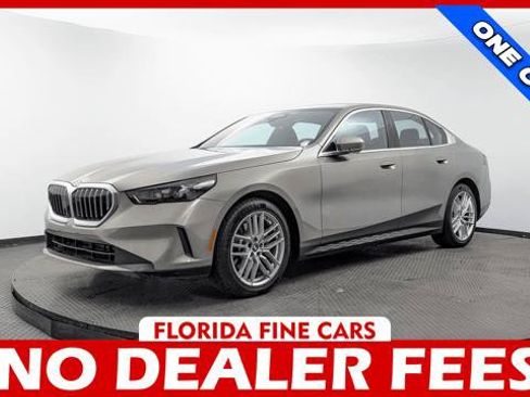 Used 2024 BMW 530i RWD image 1
