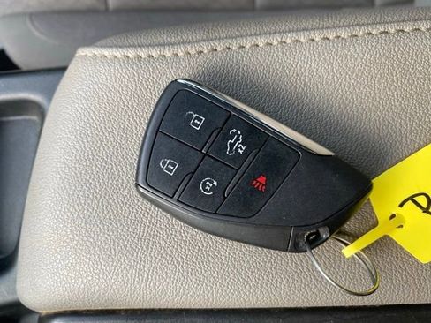 Used 2023 GMC Sierra 1500 SLE w/ X31 Off-Road Package image 24