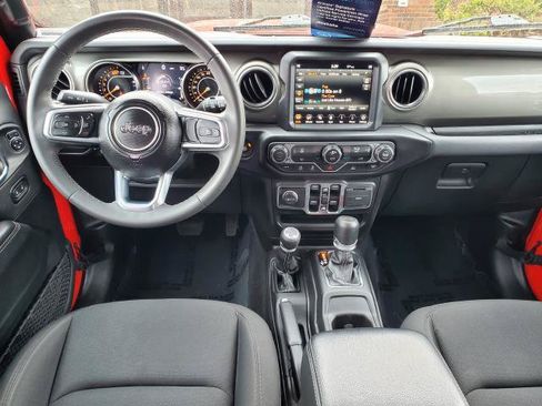 Used 2023 Jeep Wrangler Unlimited Sahara AWD/4WD image 20