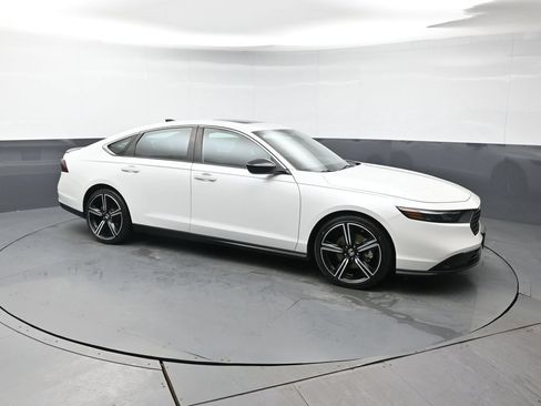 Used 2023 Honda Accord Sport image 7