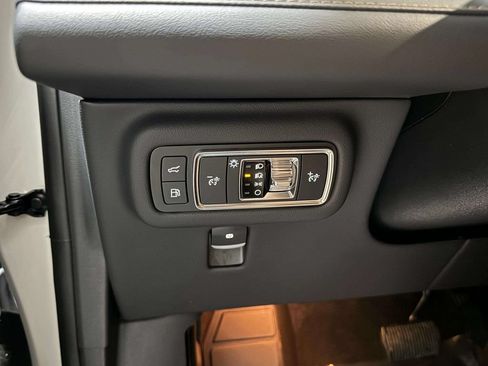 Certified 2026 Lincoln Nautilus Premier w/ Jet Appearance Package AWD/4WD image 10