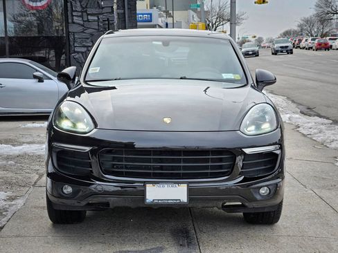 Used 2016 Porsche Cayenne AWD/4WD image 2