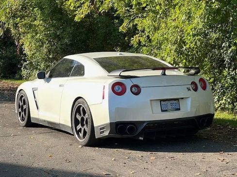 Used 2014 Nissan GT-R Black Edition image 10