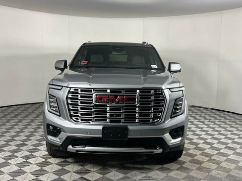 Used 2025 GMC Yukon XL Denali image 10