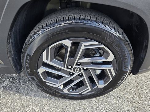 Certified 2025 Hyundai Tucson Limited image 17
