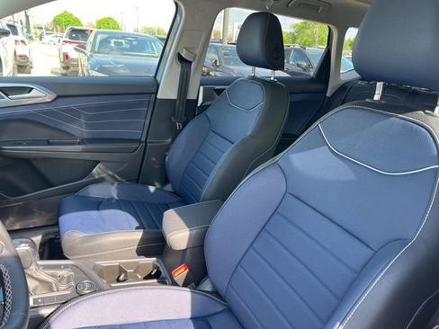 New 2026 Volkswagen Taos SEL AWD/4WD image 7