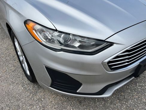 Used 2019 Ford Fusion SE image 24
