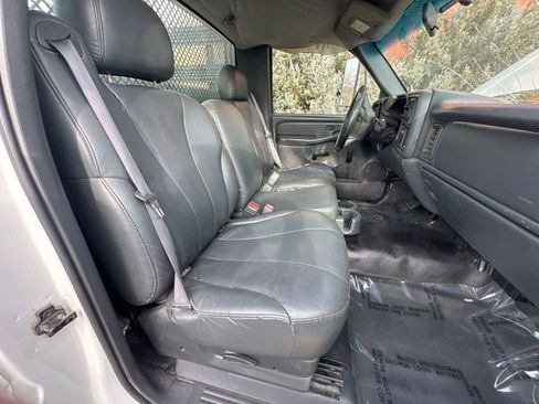 Used 2001 GMC Sierra 3500 SL image 13