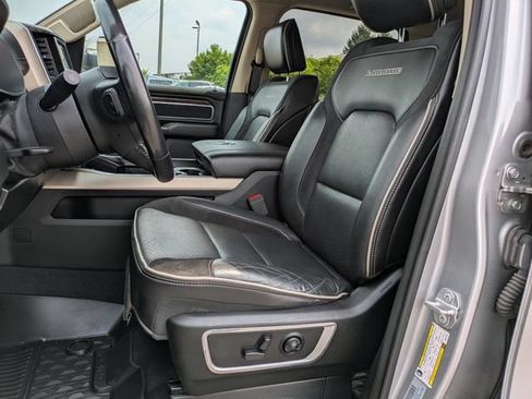Used 2019 RAM 1500 Laramie AWD/4WD image 7