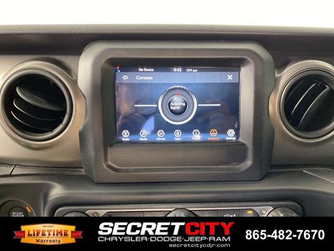 Used 2023 Jeep Gladiator Sport AWD/4WD image 21