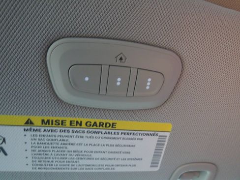 Used 2024 Chrysler Pacifica Limited FWD image 25