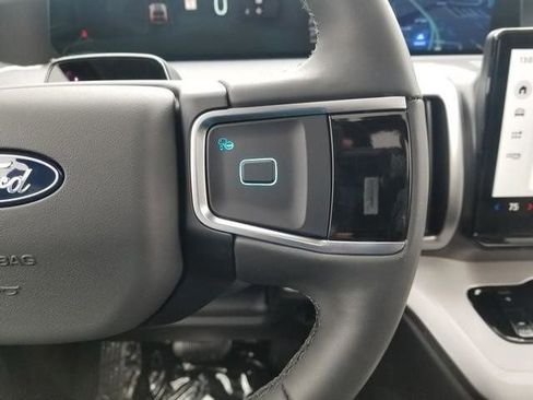 New 2026 Ford Expedition Active image 28