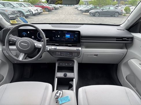 Certified 2025 Hyundai Kona SEL AWD/4WD image 15