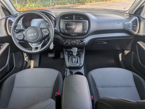 Used 2024 Kia Soul LX w/ Option Group 015 FWD image 14