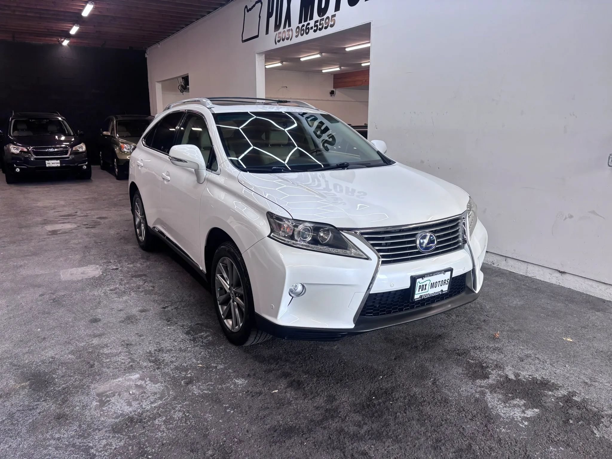 Used 2013 Lexus RX 450h AWD w/ Navigation Pkg image 2