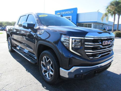 Used 2024 GMC Sierra 1500 SLT w/ SLT Premium Plus Package AWD/4WD image 3